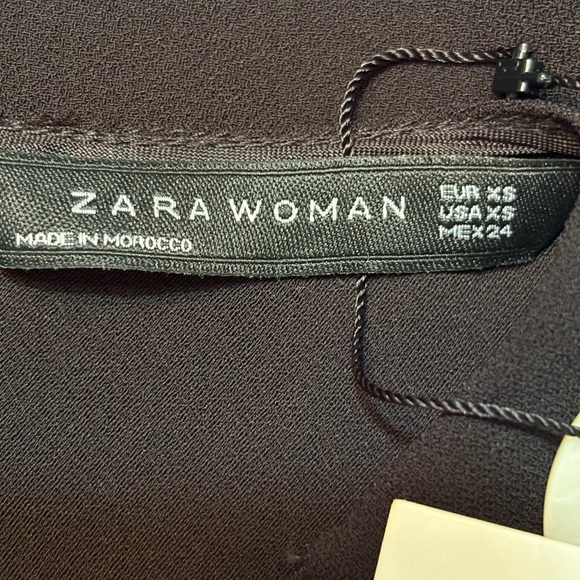 Zara Black Blouse w/ White Trim & Button Detail. Size XS NWT - Picture 4 of 15